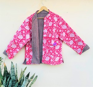 Veste matelassée d'hiver pour femme, faite à la main, en coton imprimé floral brut, réversible, écologique, col montant, fermeture à boutons - Product Image 1