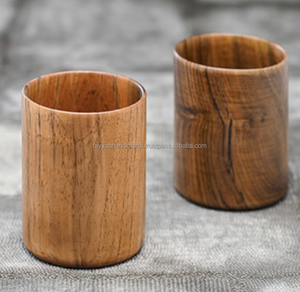 Tasse en bois fabriquée à la main en verre pour la bière Testament au toucher humain par Tayyab Handicraft - Product Image 1