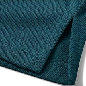 T-shirt décontracté et respirant pour homme, en maille unie vert sarcelle, avec col zippé à quart de tour et ourlet fendu, idéal pour le golf et les occasions professionnelles - Product Image 5
