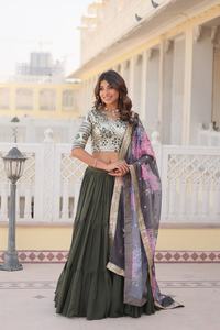 Femmes entièrement évasées Lehenga Faux Georgette paillettes brodé Blouse Designer numérique imprimé pour mariage indien pakistanais - Product Image 2