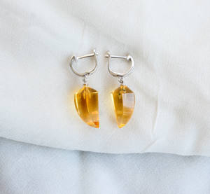 Elegantes Pendientes Colgantes de Esfera de Citrino con Cierres de Seguridad, Estilo Lujoso, Plata 925, Pendientes Colgantes Modernos - Product Image 1