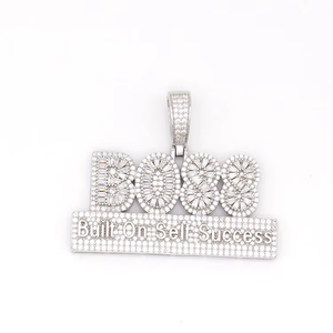 จี้ห้อยคอแบบฮิปฮอปสั่งทำพิเศษจาก Starspire Jewels ประดับด้วยอัญมณีมอยส์ซาไนต์ เงินแท้ 925 ชุบทองคำสีกุหลาบ ดีไซน์หรูหรา - Product Image 6