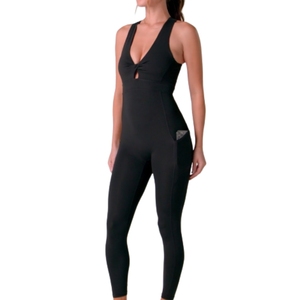 Combinaison de sport moulante et élégante pour femme, dos en V, col carré, une pièce, longueur intégrale, pour yoga, danse et entraînement, avec découpes - Product Image 5
