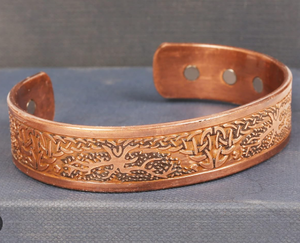 Pulsera Magnética Minimalista de Cobre Sólido con Grabado de Rama de Árbol Sagrado, Joyería Metálica de Moda con Diseño Exquisito - Product Image 1