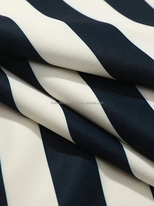 เสื้อโปโลแขนยาวลายทางของผู้ชายสไตล์ลำลองผ้าโพลีเอสเตอร์พอดีตัวปกติถักคอลูกเรือ - Product Image 2