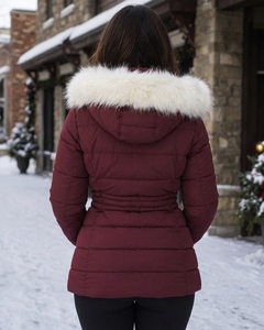 Veste longue matelassée oversize bordeaux en fausse fourrure de renard réversible, nouvelle tendance 2026 pour femme, style streetwear hiver - Product Image 2