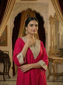 Kurta/Kurti de Seda Roja Cereza con Bordado, Corte Regular, para Mujer, Ideal para Fiestas, Bodas, Diwali, Todas las Temporadas - Product Image 2