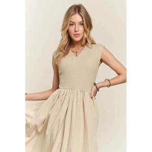 ADORA Vestido color canela con cuello en V y manga casquillo talla S - Product Image 2