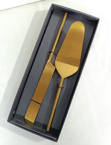 Elegante Juego de Cubiertos de Acero Inoxidable con Diseño de Plumas, Cuchara y Cuchara-Tenedor Dorados Duraderos con Mangos Decorativos en Caja de Presentación - Product Image 3