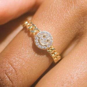 Bague de luxe avec visage souriant |   Bague Emoji Sertie de Pierres |   Bague en acier inoxydable plaqué or style hip-hop - Product Image 1