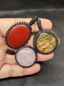 Los más vendidos: Lote al por mayor de collares de moda con colgantes de macramé de hilo y gemas de unakita de formas mixtas en latón. - Product Image 4