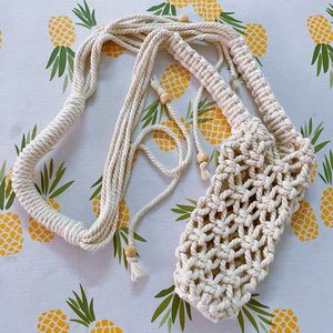 Porte-bouteille en macramé fait main style bohème, en corde de coton naturelle, sacoche pour bouteille d'eau, idéal pour les voyages, la plage, les festivals et l'usage quotidien - Product Image 4