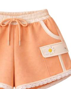 Conjunto de dos piezas casual para mujer: Sudadera corta con cremallera y bloques de color melocotón, y pantalones cortos con estampado de margaritas y dobladillo de encaje, de poliéster y algodón, al por mayor. - Product Image 6