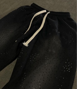 Pantalon de jogging streetwear décontracté surdimensionné noir délavé à l'acide avec imprimé diamant intégral, éco-responsable, coupe large et ample pour homme - Product Image 3