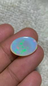 Opale d'Éthiopie naturelle de qualité supérieure, blanche avec des reflets multicolores arc-en-ciel, pierre de naissance, pierre de guérison, 6 carats - Product Image 3