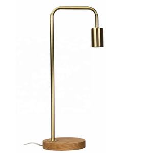 Lámpara de Mesa Decorativa de Alta Calidad, Estilo Moderno de Mediados de Siglo, Cuadrada, Acabado Dorado Glamoroso, de Aluminio Ecológico, para Sala de Estar o Dormitorio - Product Image 6