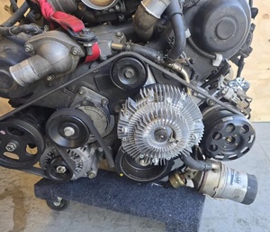 Motor de Gasolina V8 2UZ-FE 4.7L Usado, Ensamblaje Completo, 230-282 HP, para Autos Japoneses - Product Image 1