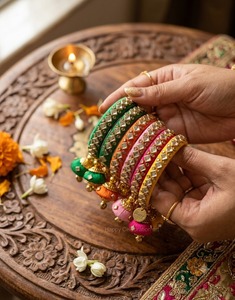 Bracelet ouvrable en fil de soie Kundan, Latkan, Choodi réglable, pour occasions spéciales (Haldi, Mehndi, Sangeet, Mariage) et cadeaux de mariage - Product Image 2