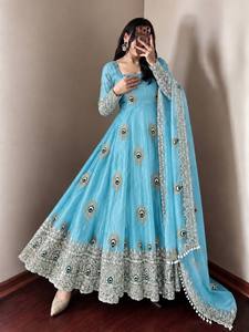 ชุดเดรส Anarkali สไตล์ปากีสถานสุดหรู ผ้าไหมเนื้อนุ่ม พร้อมงานปักเลื่อม เหมาะสำหรับใส่ทำงานในฤดูร้อนหรืองานสังสรรค์เล็กๆ - Product Image 1