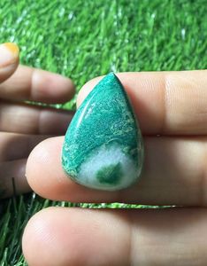 Piedra Preciosa Suelta de Jade Verde Natural, Corte Pera, con Cambio de Color, 29x25x5mm, 54 Quilates, de Rajasthan, para Joyería - Product Image 1