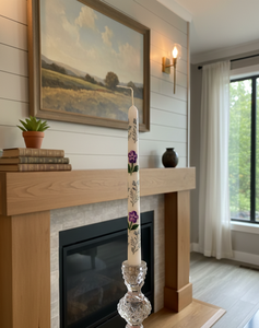 Bougie longue conique en cire de soja de 25 cm, magnifiquement peinte à la main, avec des marguerites violettes et des feuilles vertes sauge, sans fumée, pour Noël et les anniversaires - Product Image 3