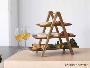 Support à gâteau en bois avec option de gravure personnalisée, cadeau de mariage idéal, pièce maîtresse rustique, affichage et présentation de cuisine - Product Image 5