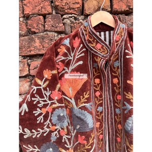 เสื้อแจ็คเก็ตกำมะหยี่แบบยูนิเซ็กซ์ เสื้อแจ็คเก็ตปักลายแฮนด์เมดพร้อมกระเป๋าข้างสองข้าง เสื้อแจ็คเก็ตสไตล์โบโฮชิค เสื้อแจ็คเก็ตลำลอง เสื้อโค้ทผู้หญิง - Product Image 2