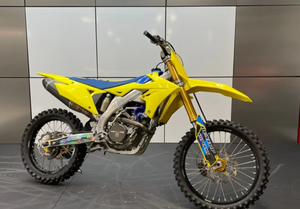 ขายตรงจากโรงงาน รถมอเตอร์ครอส Suzuki RM-Z250 ปี 2024 |   มอเตอร์ไซค์แข่ง 250 ซีซี 4 จังหวะ พร้อมระบบหัวฉีดอิเล็กทรอนิกส์ (EFI) และระบบกันสะเทือน KYB - Product Image 3