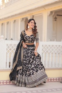 Ensemble Lehenga Choli d'été brodé floral pour femme, séchage rapide, protection solaire, tenue ethnique de créateur, pour mariage et fête traditionnelle - Product Image 5