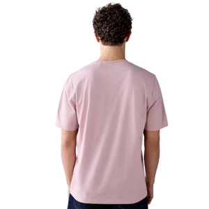 เสื้อยืดคอกลมทรงปกติสำหรับผู้ชาย แขนสั้น สวมใส่สบาย รับผลิตตามสั่ง ขายส่ง เสื้อเจอร์ซีย์ลำลอง เสื้อผ้าสำหรับทุกวัน ผู้ผลิตและจำหน่าย OEM ไซส์ XL - Product Image 1