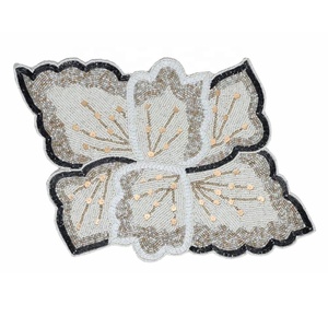 Vente chaude À La Main En Verre Perlé Chargeur Plaque Feuille Verte Motif Tapis De Table pour Table À Manger Décoration De La Maison Utiliser - Product Image 6