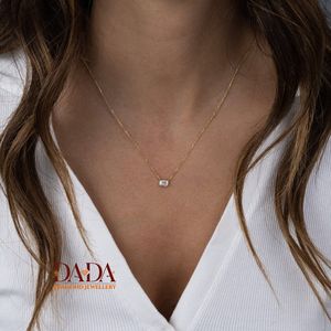 Collar con Colgante de Diamante con Corte Esmeralda Minimalista para Mujer, Collar Solitario de Oro Amarillo, Elegante Diamante Geométrico - Product Image 4