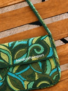 Bolso de Hombro con Solapa y Cuentas de Satén Hecho a Mano, Diseño Bohemio Verde y Azul, Correa Única, Uso Diario, Día de San Valentín, Ecológico - Product Image 3