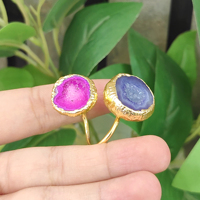 Bague ouverte ajustable en laiton plaqué or 18 carats avec double pierre de cristal naturel géode druzy rose et bleue, bijou statement pour femme