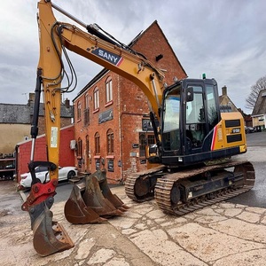 Excavadora de cadenas Sany SY135C construida con componentes de motor robustos para una eficiencia de construcción duradera. - Product Image 3