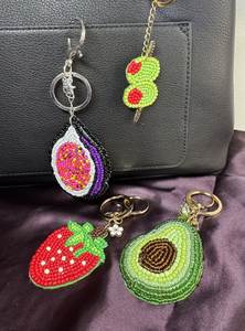 Llavero de Lujo Hecho a Mano con Bordado y Cuentas, con Intrincado Trabajo de Cuentas para Bolsos, Mochilas y Llaves de Coche - Product Image 5