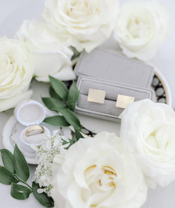 Boîte à bagues élégante en velours Rangement de bijoux de qualité supérieure pour les bagues de fiançailles et de mariage - Product Image 3