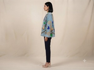 Veste en velours brodée Suzani bleue faite à la main pour femme, manteau ethnique bohème floral, vêtements d'extérieur de mode en gros pour boutiques - Product Image 3