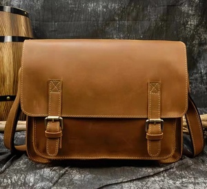 Bolsos de cuero para portátil de diseño moderno y elegante para viajes, negocios y trabajo de oficina con cómoda correa para el hombro. - Product Image 1
