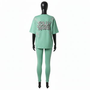 ชุดเสื้อยืดและเลกกิ้งผ้าฝ้ายผสมสแปนเด็กซ์สีเขียวมิ้นท์สำหรับผู้หญิง น้ำหนัก 220 GSM เนื้อผ้านุ่มยืดหยุ่น พร้อมโลโก้ประดับเพชรแบบกำหนดเอง - Product Image 2