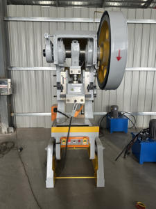 Linran Factory 40T Máquina de Perfuração com NCF300 Servo Alimentador Tipo Mecânico De Folha De Metal Com Componentes Do Motor Do Núcleo - Product Image 4