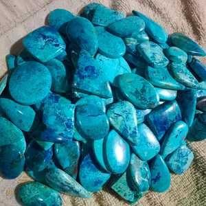 ขายส่งคริสโซคอลล่าแบบกำหนดเองได้ ราคาดีที่สุด หินคาโบชองธรรมชาติ สีเขียวเหลือง รูปไข่ รูปทรงแฟนซี ลูกปัดทรงคุชชั่น - Product Image 1