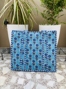Bolso Tote Acolchado con Estampado Indio |   Bolso de hombro de algodón azul hecho a mano |   Bolsa Ecológica para Compras y Playa - Product Image 5