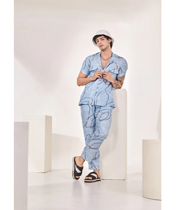 Ensemble coordonné imprimé bleu abstrait pour homme, ensemble chemise et pantalon élégant en deux pièces, léger, respirant, tenue de mode estivale - Product Image 1