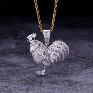 Colgante de gallo hecho a mano con estilo de animal de granja y diamantes de moissanita VVS - Product Image 1