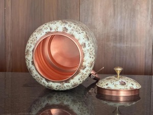Dispensador de Agua de Cobre con Diseño Único y Elegante, con Tapa y Grifo, Patrón Damasco Blanco y Dorado, Gran Capacidad, Portátil, para Bodas - Product Image 4