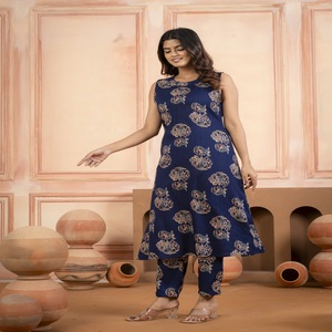 Ensemble Kurti et pantalon pour femme, bleu marine imprimé, sans manches, tenue ethnique décontractée, ensemble Kurti droit - Product Image 3