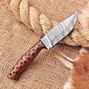 Couteau de Bushcraft en Acier Damas Forgé à la Main, Manche en Bois de Palissandre, Manche Intégral, Couteau de Chasse et de Camping avec Étui en Cuir, Personnalisable OEM/ODM - Product Image 2
