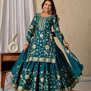Lehenga Tradicional Étnica India Pakistaní con Top y Dupatta, Conjunto de Georgette con Bordado, Lehenga Completamente Cosida - Product Image 1