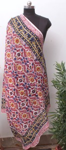 Pareo de Playa Bohemio con Estampado Floral, Hecho a Mano, de Algodón, para Mujer. - Product Image 3